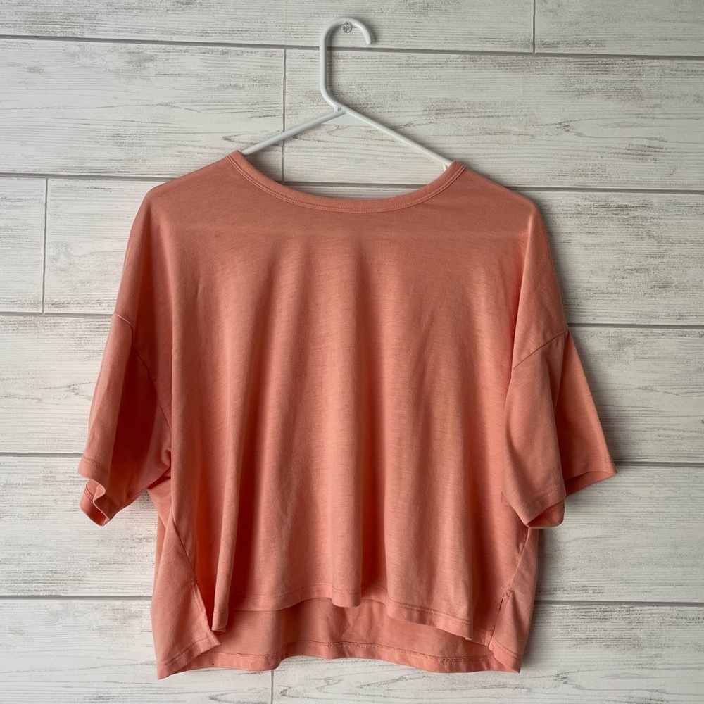 Cropped Lightweight Workout Coral T-shirt
